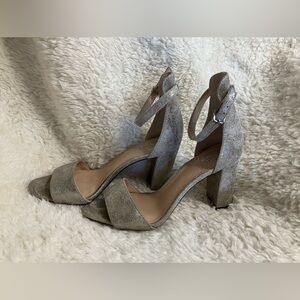 Vince Camuto Corlina Metallic Gold Leather Ankle Strap Sandals 6.5M